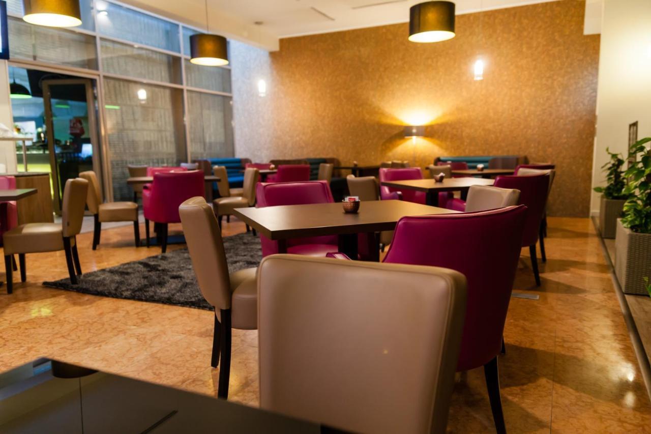Wyndham Cluj Hotel Exterior photo