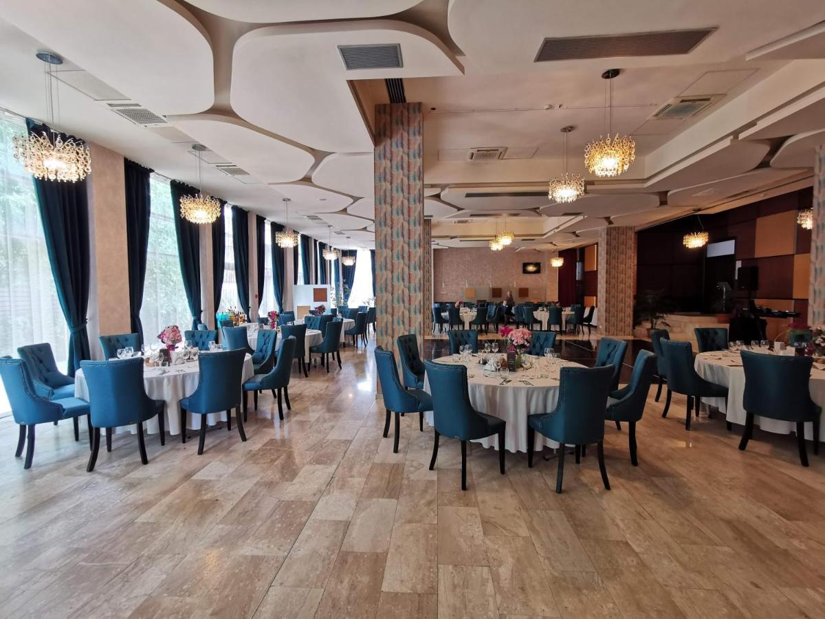 Wyndham Cluj Hotel Exterior photo