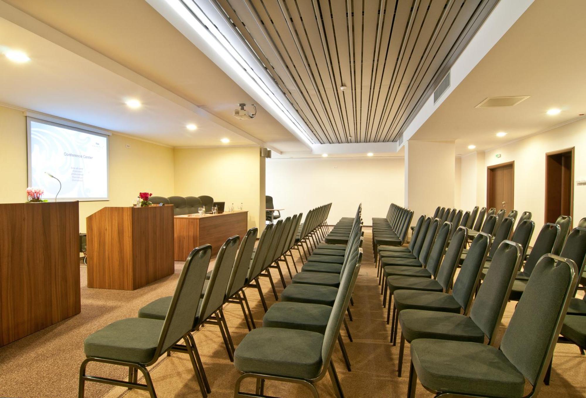 Wyndham Cluj Hotel Business photo