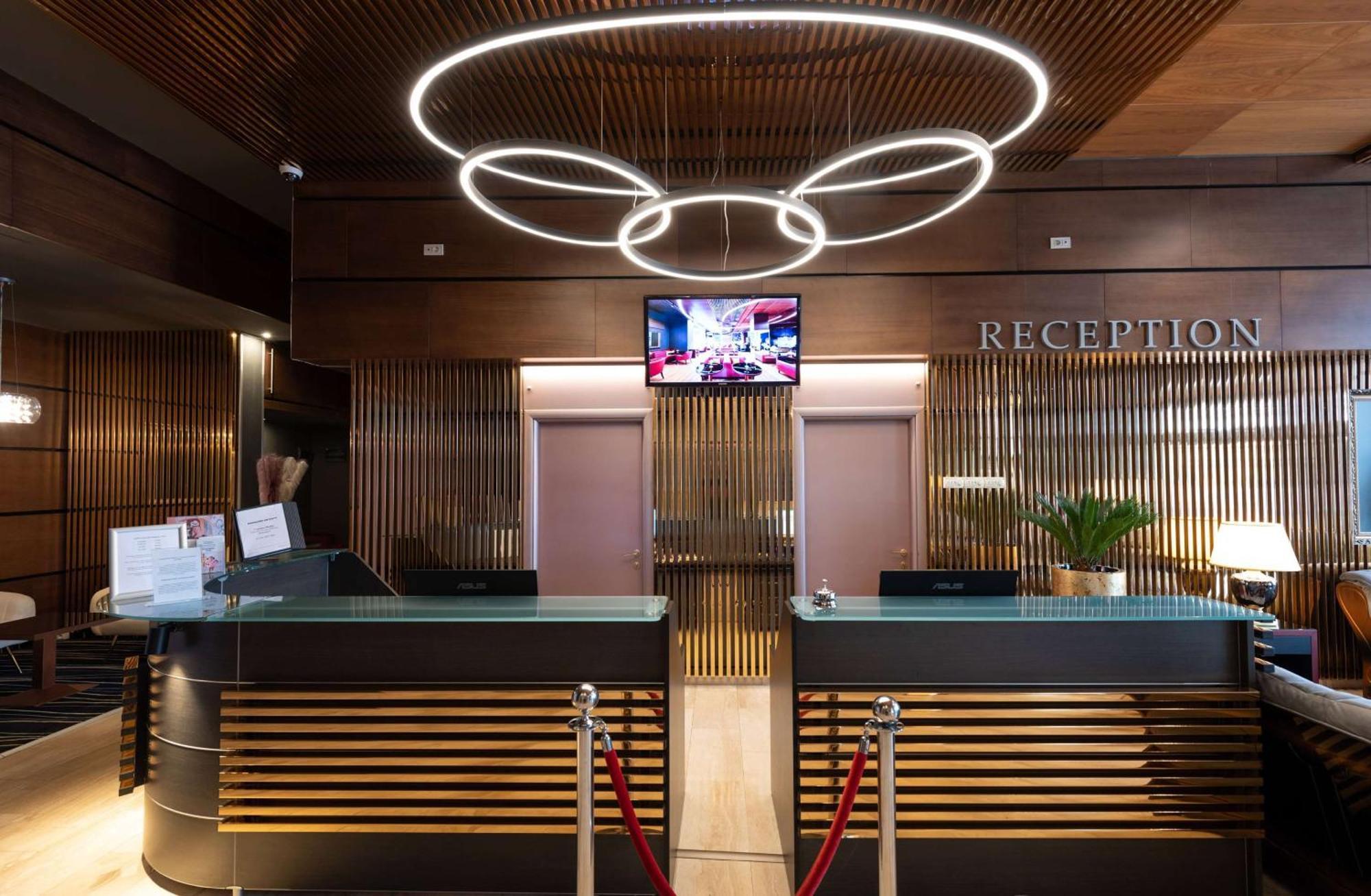 Wyndham Cluj Hotel Exterior photo