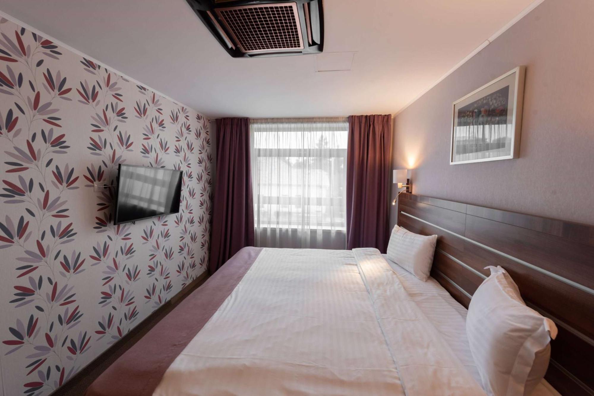 Wyndham Cluj Hotel Exterior photo