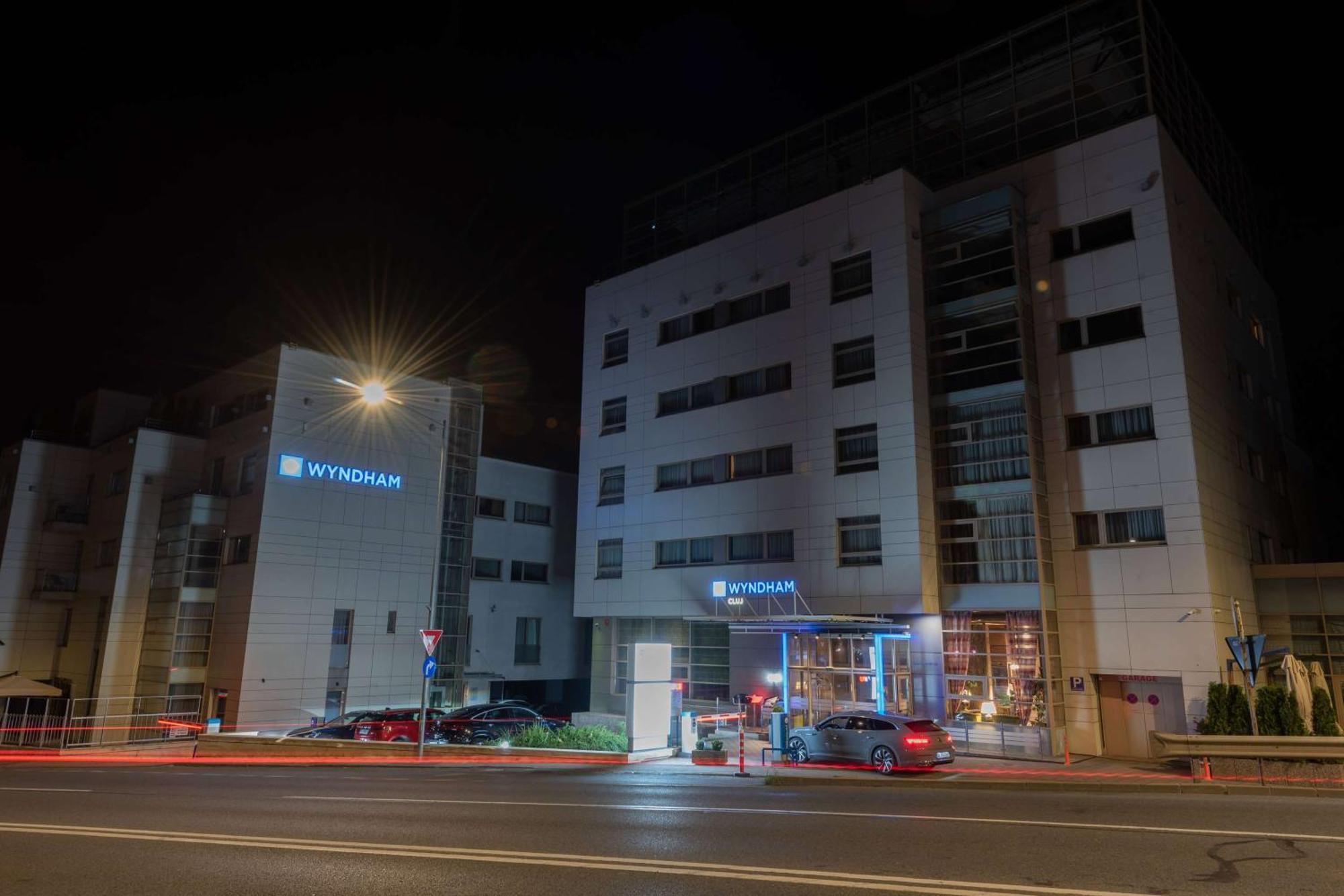 Wyndham Cluj Hotel Exterior photo