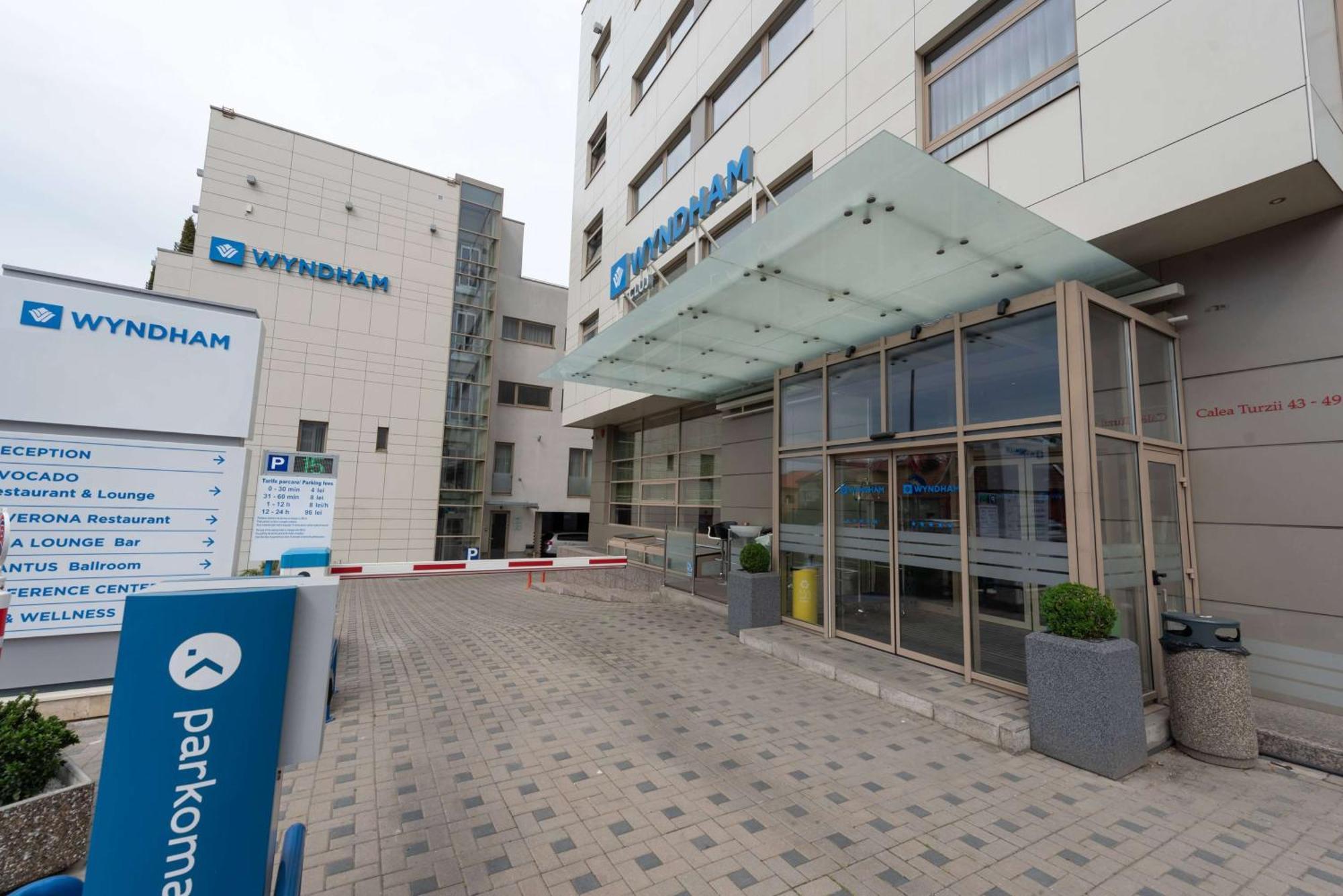 Wyndham Cluj Hotel Exterior photo